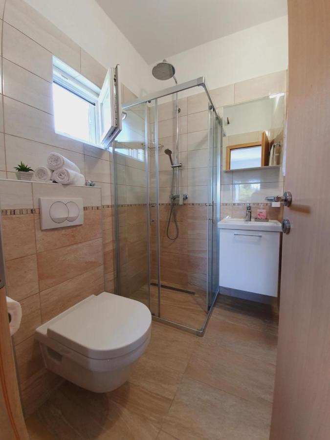 Apartmani Starigrad Paklenica - Danijel Exterior photo